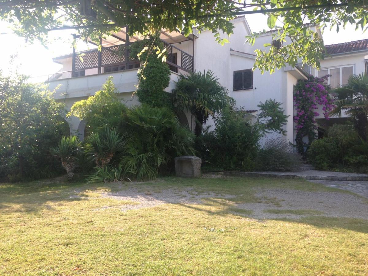 Apartmani Dubasnica Malinska Buitenkant foto