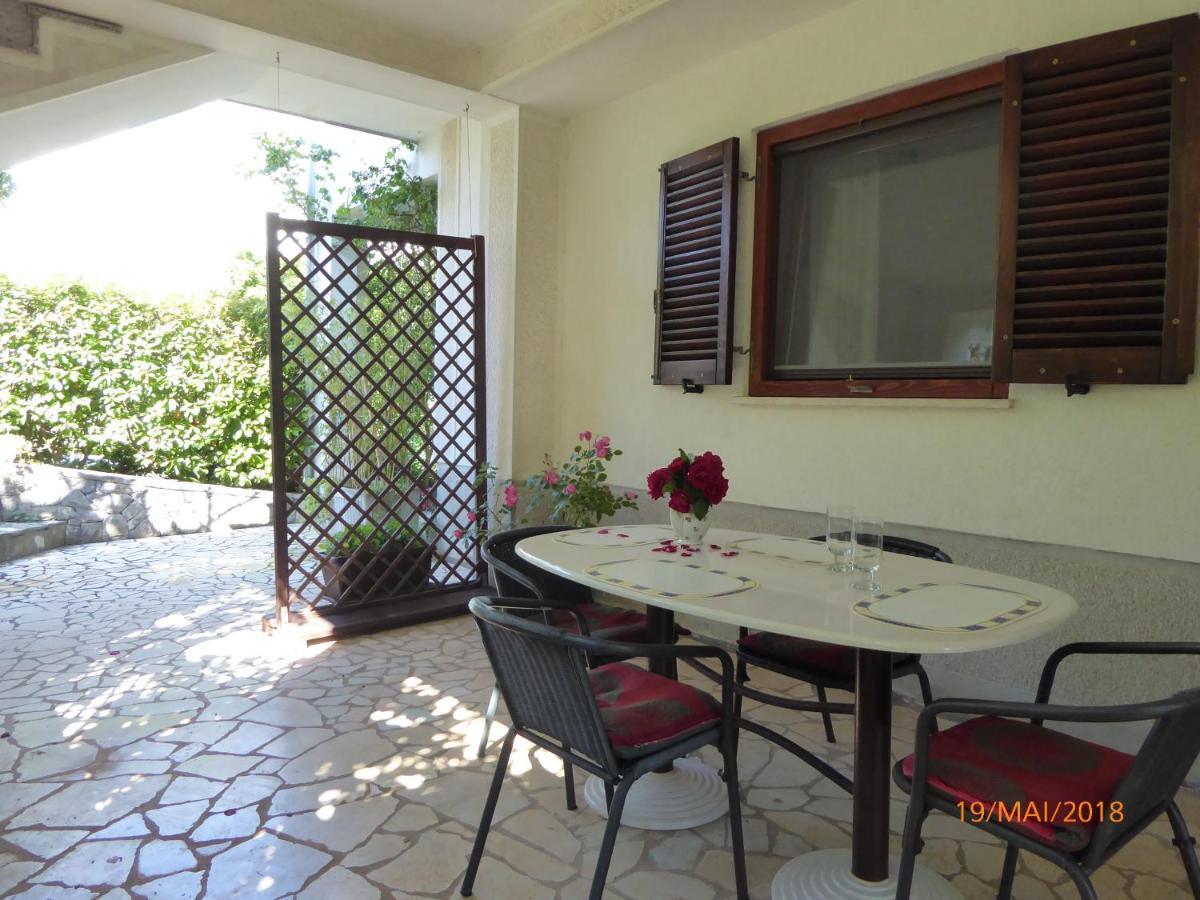 Apartmani Dubasnica Malinska Buitenkant foto