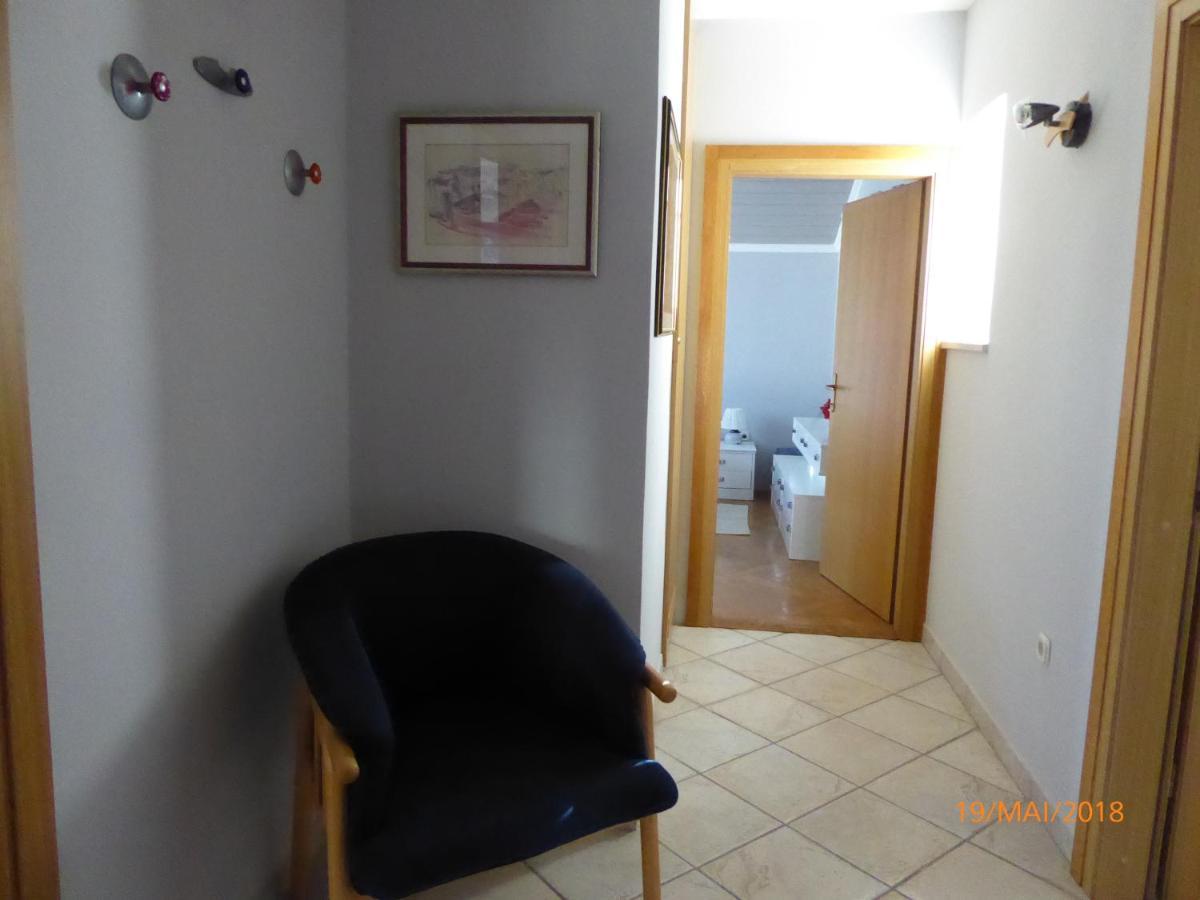 Apartmani Dubasnica Malinska Buitenkant foto