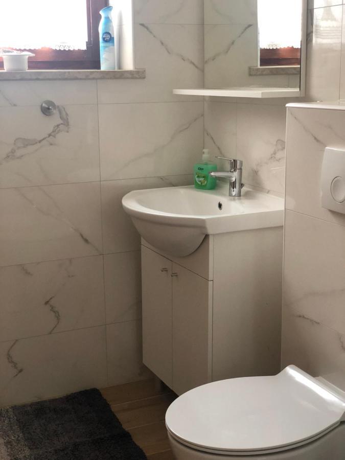 Apartmani Dubasnica Malinska Buitenkant foto